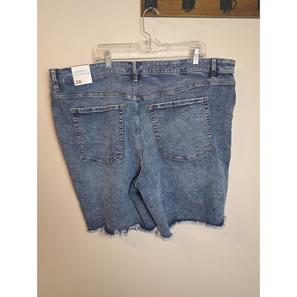 Lane Bryant NWT Women's Distressed Boyfriend Bermuda Midrise W46 - Picture 3 of 5